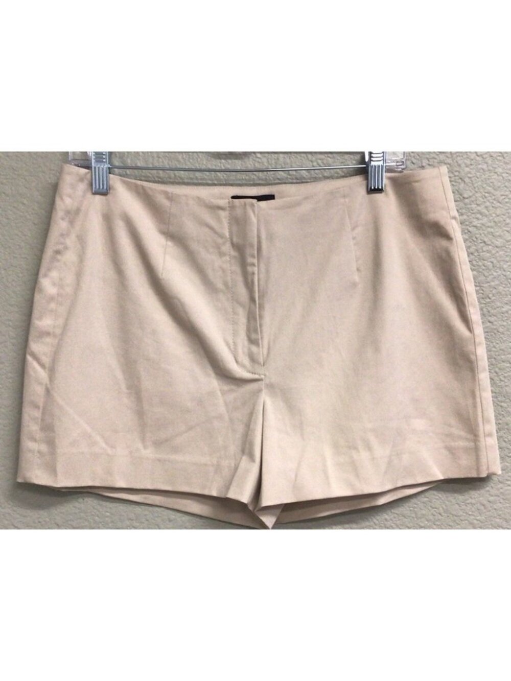 Bebe Shorts NWT Women’s Beige Size 12 Pockets Cotton Stretch